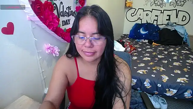 Snapshot of Miss__kendra_ chatting on 05-28-26, 01:08 Miss kendra online show from 05-28-26, 01:08