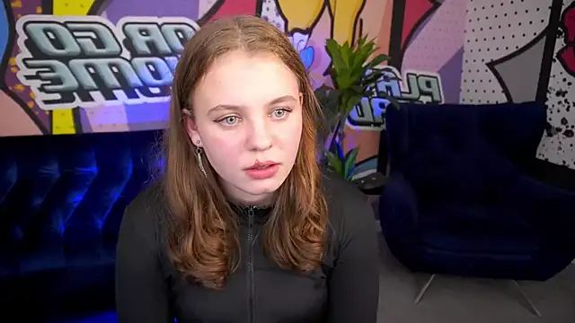 Snapshot of SnowWhiti chatting on 10-28-25, 02:20 SnowWhiti online show from 10-28-25, 02:20