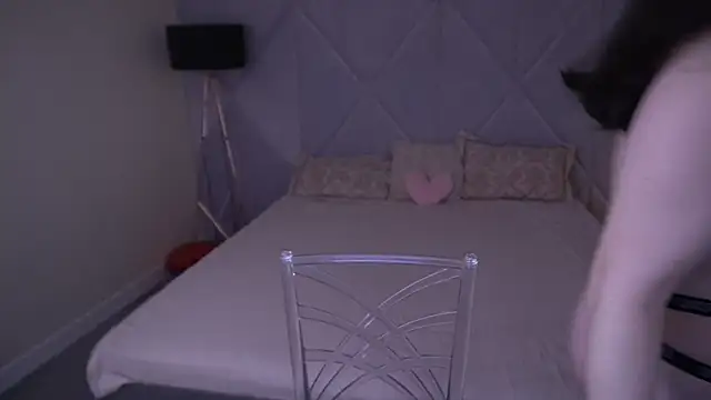 SnowWhiti online show from 04-06-26, 07:15