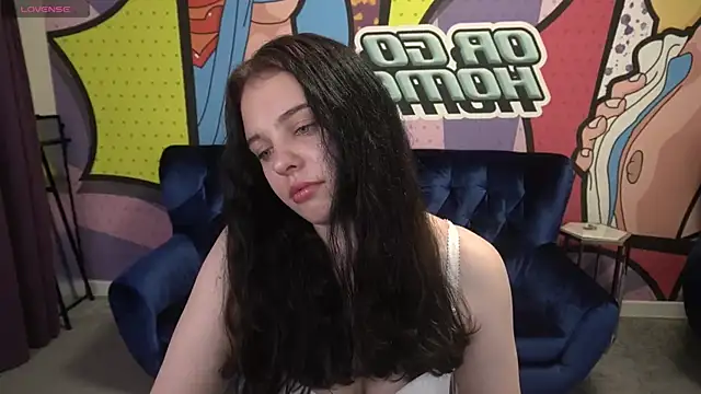 Snapshot of SnowWhiti chatting on 05-24-26, 07:08 SnowWhiti online show from 05-24-26, 07:08