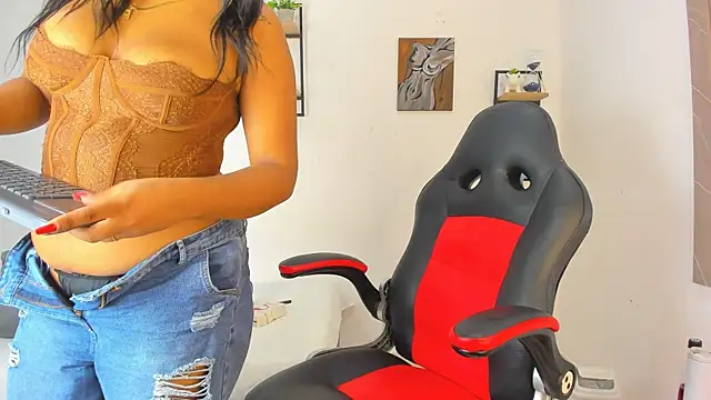 daniella molina1 online show from 10-11-25, 08:29