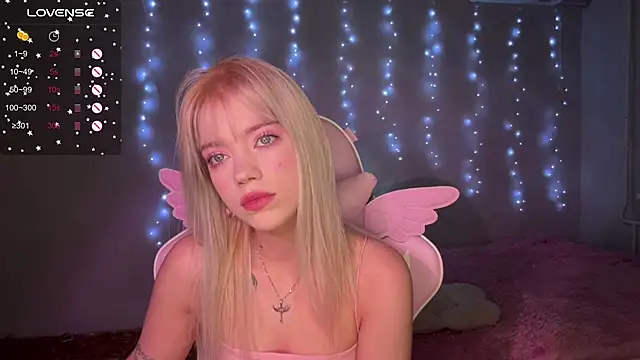 myprettylola online show from 12-02-25, 07:31