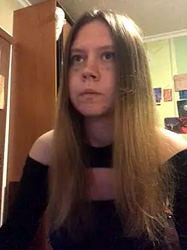 Snapshot of LunaVirelle chatting on 10-17-25, 09:17 LunaVirelle online show from 10-17-25, 09:17