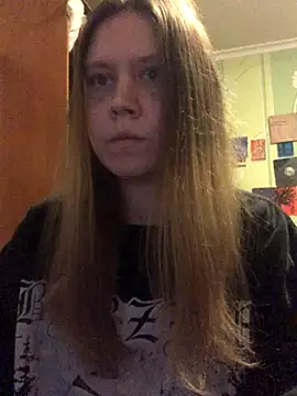 Snapshot of LunaVirelle chatting on 11-04-25, 03:55 LunaVirelle online show from 11-04-25, 03:55