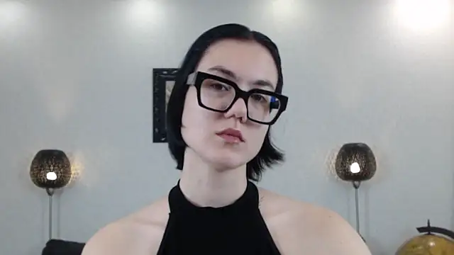 Marie Fitch online show from 11-05-25, 01:38