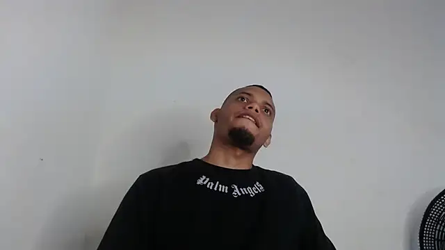 Snapshot of drako_monster chatting on 06-18-26, 04:33 drako monster online show from 06-18-26, 04:33