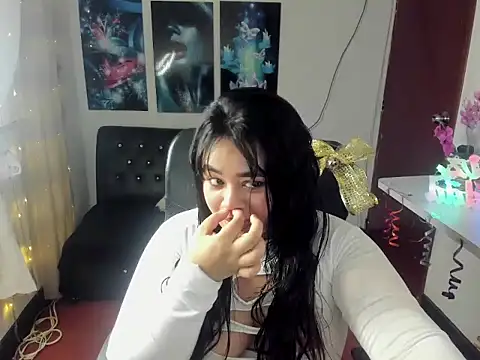 oliviia cute online show from 11-14-25, 05:50