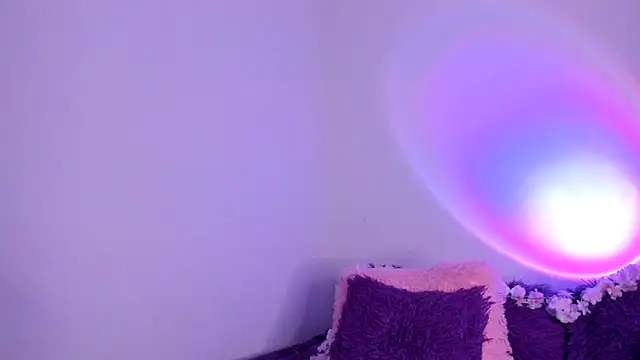 HeidyRousse online show from 12-19-25, 10:00