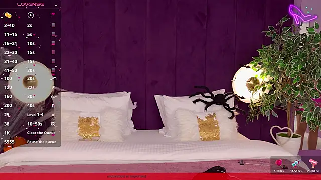 ClaireMathis online show from 10-25-25, 02:46