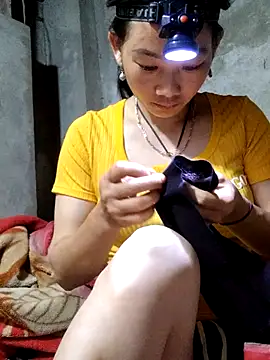 Snapshot of gio-thu chatting on 04-17-26, 11:46 gio-thu online show from 04-17-26, 11:46