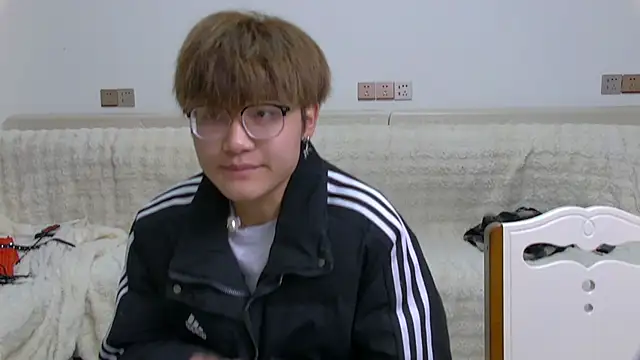 KK-cuteboy online show from 02-03-26, 10:53