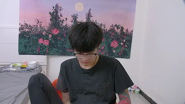 KK-cuteboy online show from 04-29-26, 05:22