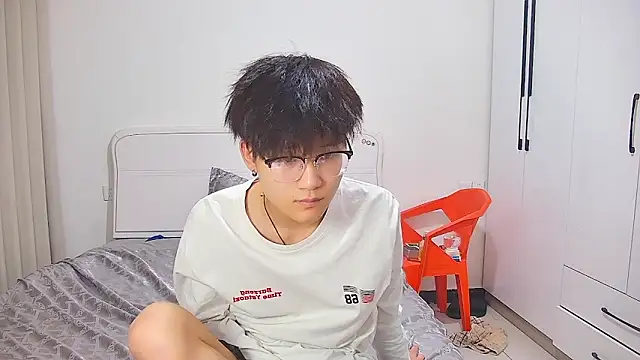 Snapshot of KK-cuteboy chatting on 06-09-26, 11:33 KK-cuteboy online show from 06-09-26, 11:33
