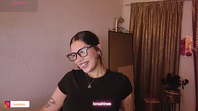 LoraShines online show from 03-29-26, 07:14