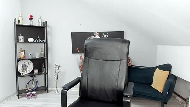 BettyJamess online show from 11-26-25, 05:52