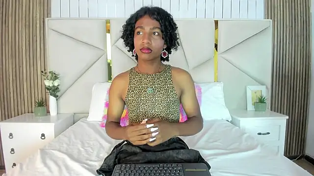 Snapshot of rebeca_brown_ chatting on 10-09-25, 12:14 rebeca brown online show from 10-09-25, 12:14