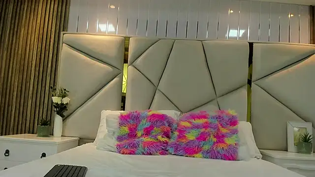 Snapshot of rebeca_brown_ chatting on 10-11-25, 11:31 rebeca brown online show from 10-11-25, 11:31