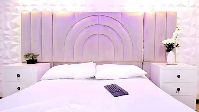 Snapshot of rebeca_brown_ chatting on 11-27-25, 12:07 rebeca brown online show from 11-27-25, 12:07