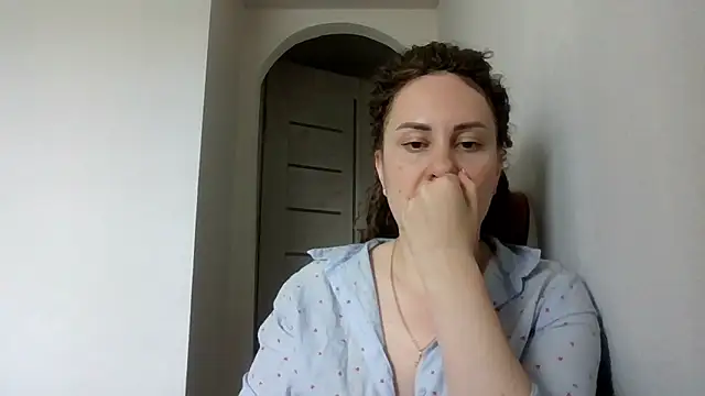 MeadowEyes online show from 05-18-26, 01:06