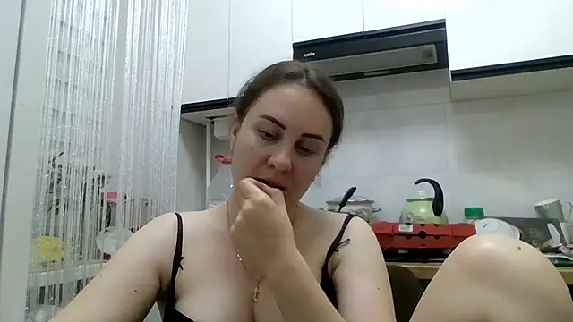 Snapshot of MeadowEyes chatting on 06-11-26, 06:28 MeadowEyes online show from 06-11-26, 06:28