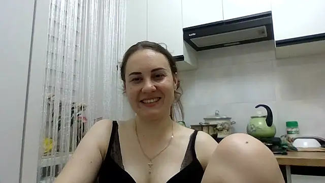 Snapshot of MeadowEyes chatting on 06-12-26, 09:25 MeadowEyes online show from 06-12-26, 09:25