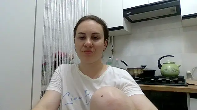 Snapshot of MeadowEyes chatting on 06-27-26, 09:20 MeadowEyes online show from 06-27-26, 09:20