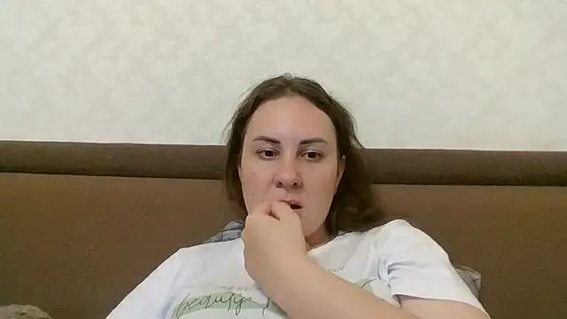 Snapshot of MeadowEyes chatting on 06-28-26, 05:30 MeadowEyes online show from 06-28-26, 05:30