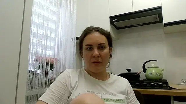 Snapshot of MeadowEyes chatting on 06-29-26, 04:40 MeadowEyes online show from 06-29-26, 04:40