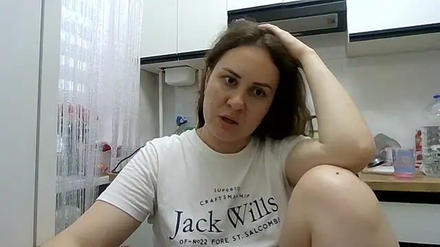 Snapshot of MeadowEyes chatting on 06-30-26, 05:58 MeadowEyes online show from 06-30-26, 05:58