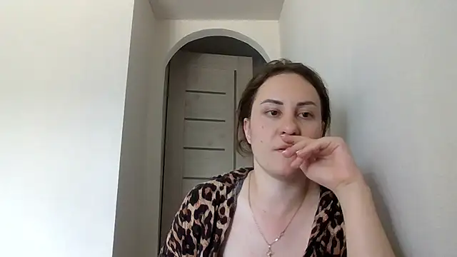 Snapshot of MeadowEyes chatting on 07-14-26, 12:00 MeadowEyes online show from 07-14-26, 12:00