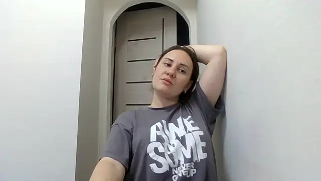 Snapshot of MeadowEyes chatting on 07-20-26, 05:26 MeadowEyes online show from 07-20-26, 05:26