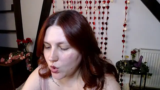 Snapshot of Lilith__moon chatting on 02-17-26, 09:10 Lilith moon online show from 02-17-26, 09:10