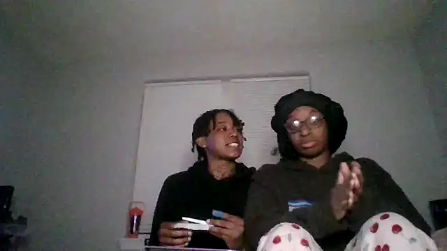 Snapshot of dezzidavill chatting on 02-23-26, 04:32 dezzidavill online show from 02-23-26, 04:32