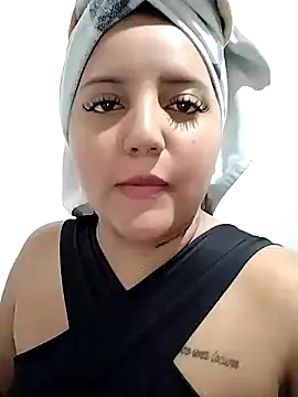 Snapshot of AlinaVega chatting on 11-01-25, 02:41 AlinaVega online show from 11-01-25, 02:41