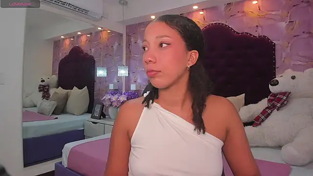 cloe 555 online show from 10-28-25, 10:12