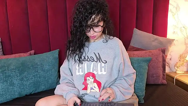 CHIARAJJONES online show from 05-20-26, 12:33