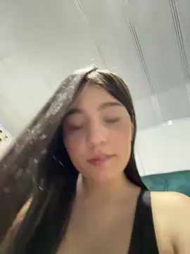 Snapshot of __Lorelain__ chatting on 11-14-25, 10:18 Lorelain online show from 11-14-25, 10:18