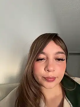 Snapshot of __Lorelain__ chatting on 02-05-26, 10:47 Lorelain online show from 02-05-26, 10:47