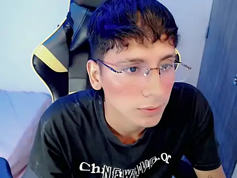 Snapshot of Nani_big chatting on 11-08-25, 03:45 Nani big online show from 11-08-25, 03:45