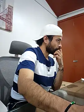 Snapshot of Nateskp_1 chatting on 11-24-25, 10:42 Nateskp 1 online show from 11-24-25, 10:42