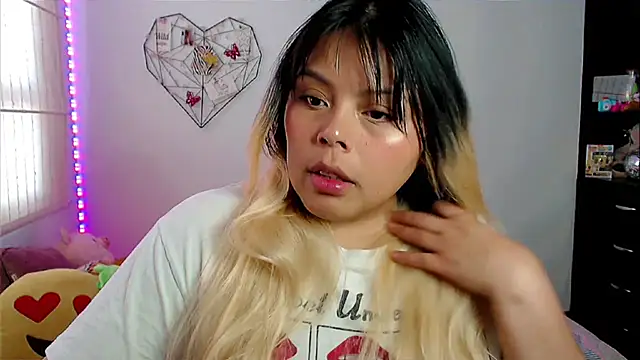 EllieMoonX online show from 04-08-26, 10:32