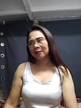Snapshot of erma_joy chatting on 04-22-26, 09:27 erma joy online show from 04-22-26, 09:27