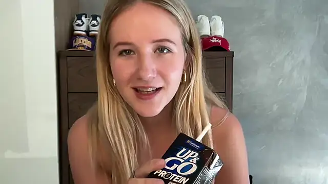 Snapshot of itssosierra chatting on 02-19-26, 11:34 itssosierra online show from 02-19-26, 11:34