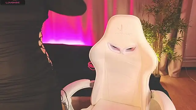 Rene Shine online show from 03-15-26, 05:19