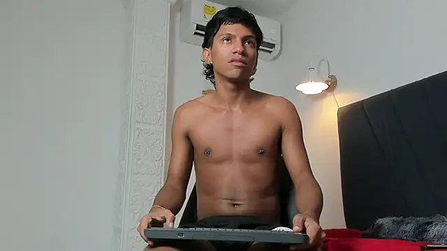 Snapshot of ryder_cum23 chatting on 02-18-26, 01:29 ryder cum23 online show from 02-18-26, 01:29