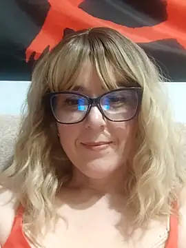 Amelialove42 online show from 04-05-26, 07:11