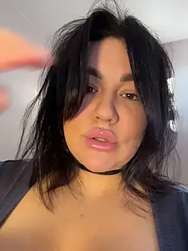 Snapshot of SwittieKendra chatting on 02-25-26, 06:45 SwittieKendra online show from 02-25-26, 06:45