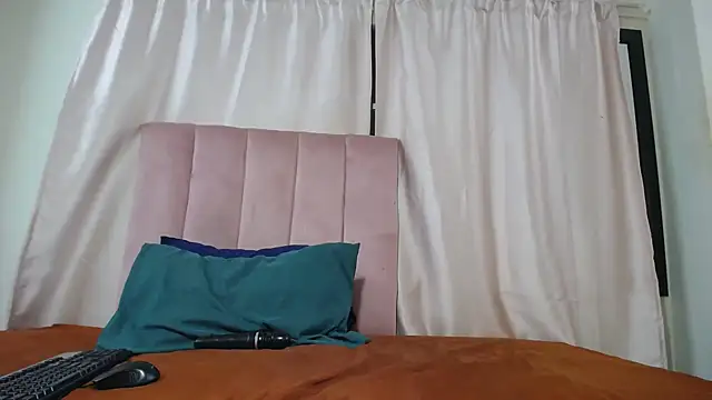 Kelly-001 online show from 04-15-26, 07:58