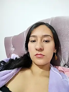 Snapshot of Candyblazz chatting on 10-18-25, 03:42 Candyblazz online show from 10-18-25, 03:42