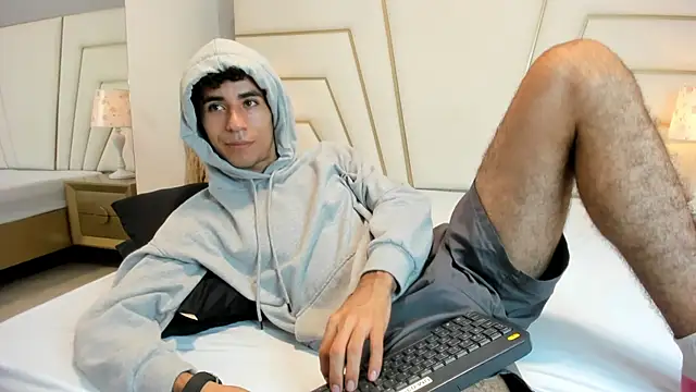 Snapshot of Zahir_Ashar chatting on 10-28-25, 11:03 Zahir Ashar online show from 10-28-25, 11:03